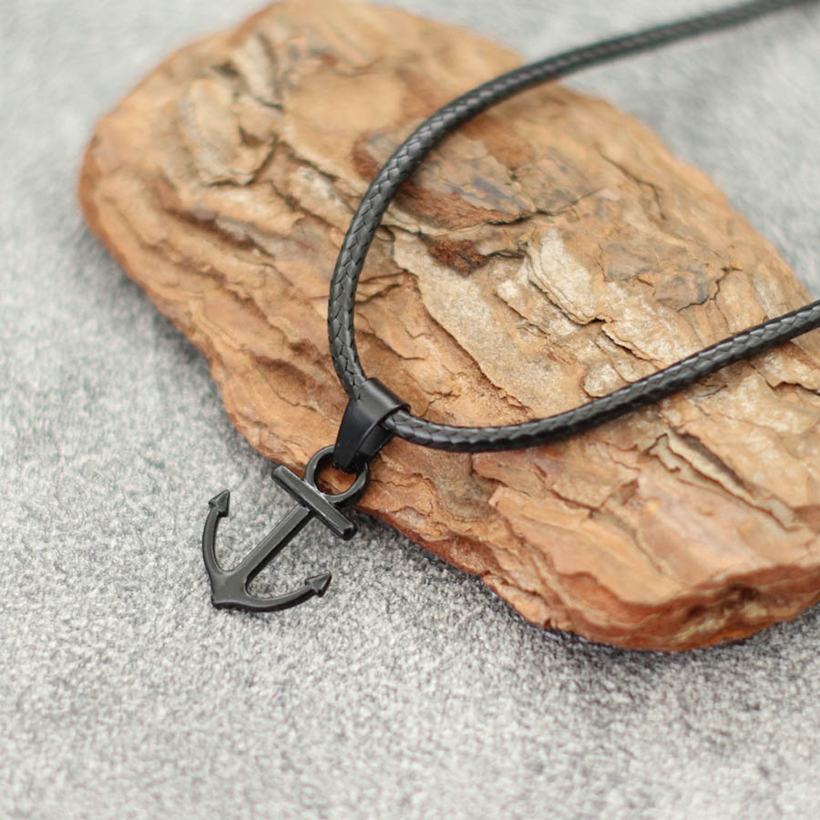 Collier pendentif gouvernail a - Battle Rope Anchor avis et prix