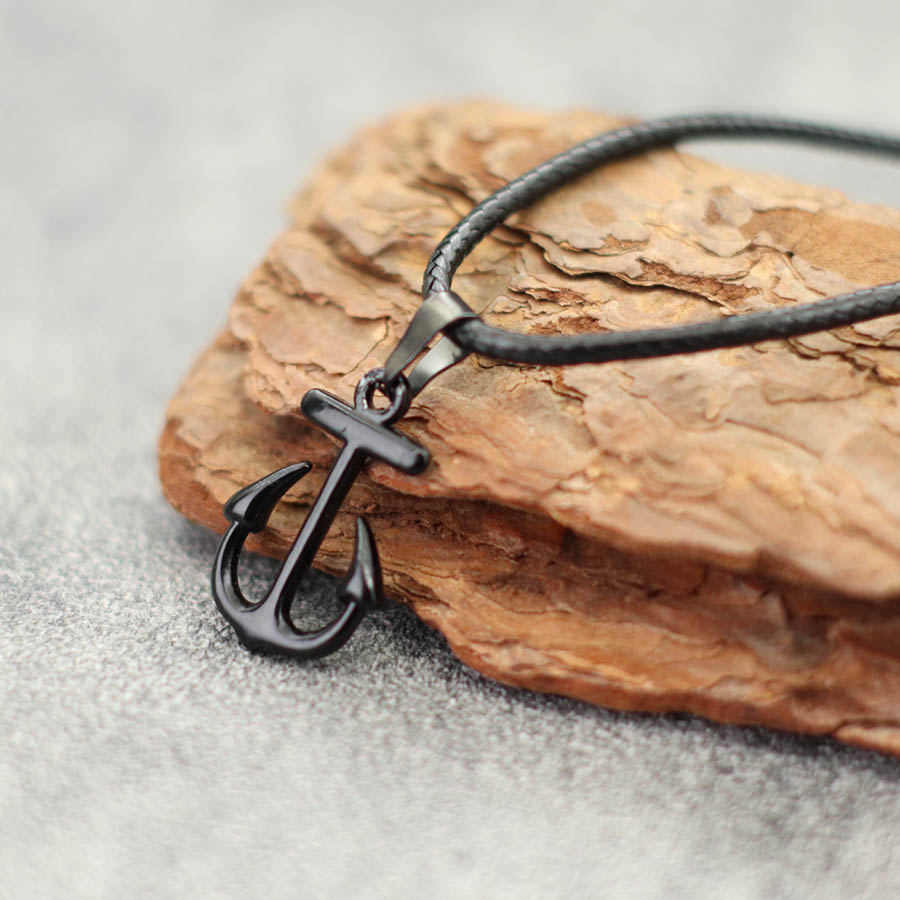 Collier pendentif gouvernail a - Battle Rope Anchor avis et prix